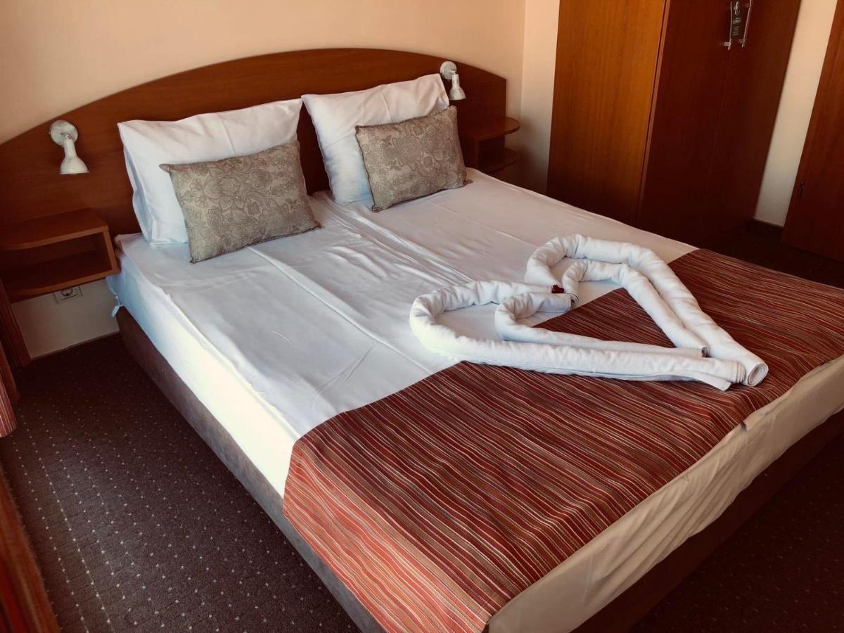 Family Hotel Deja Vu Ravda Kültér fotó