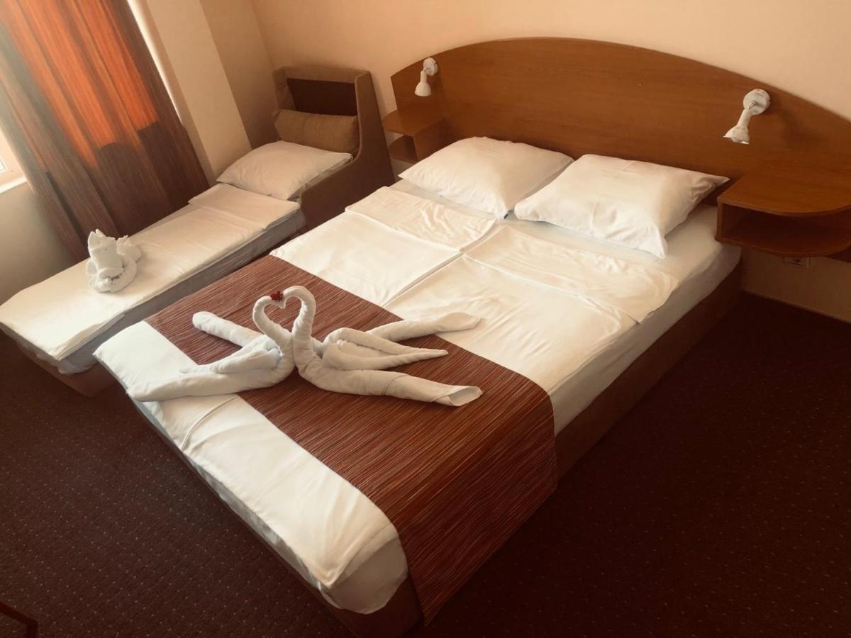 Family Hotel Deja Vu Ravda Kültér fotó