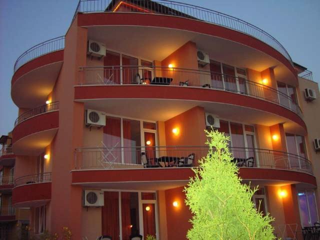 Family Hotel Deja Vu Ravda Kültér fotó