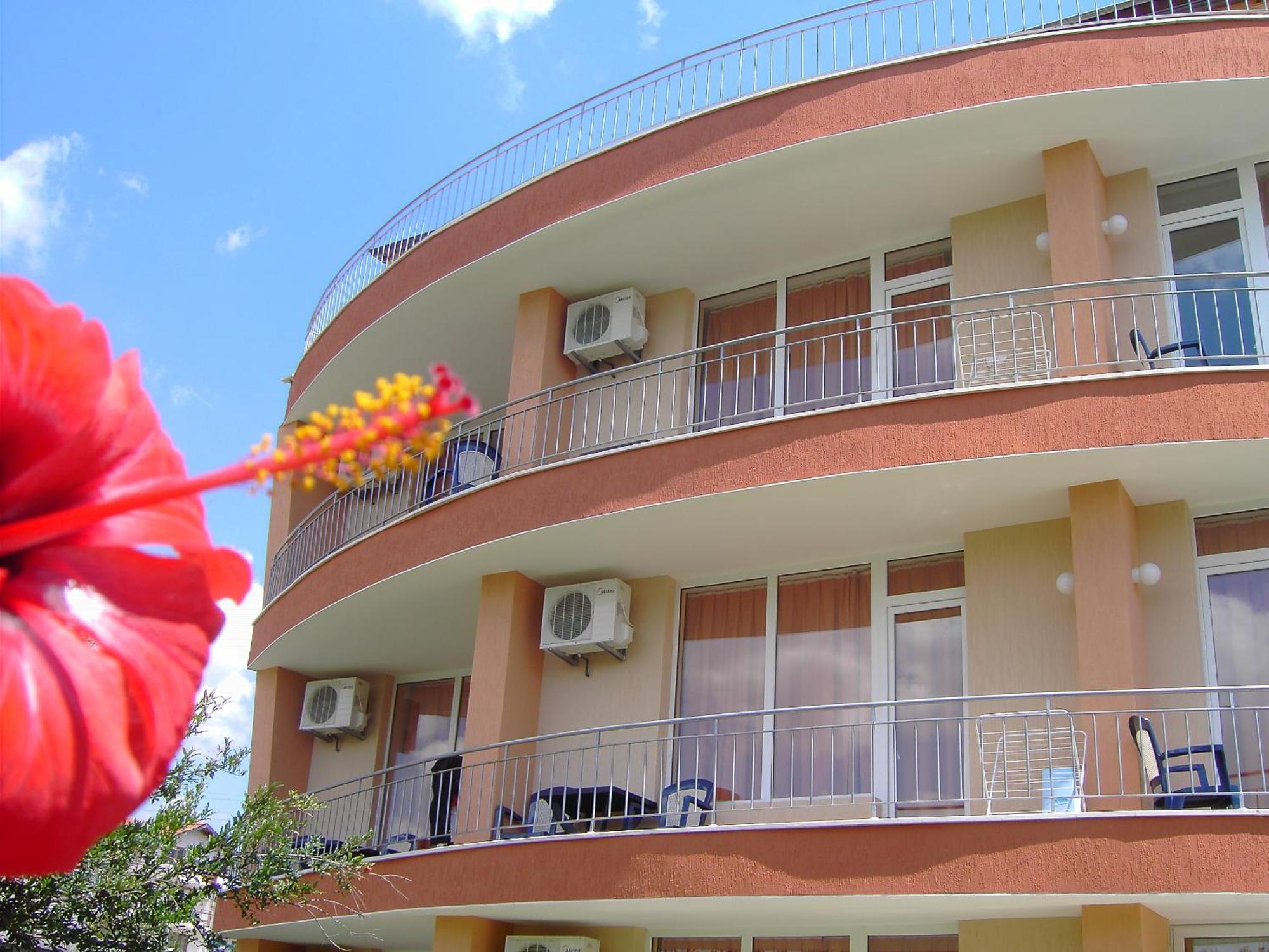 Family Hotel Deja Vu Ravda Kültér fotó